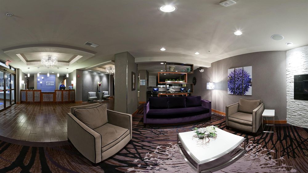 Holiday Inn Express Hotel And Suites Saint Robert By Ihg Εξωτερικό φωτογραφία